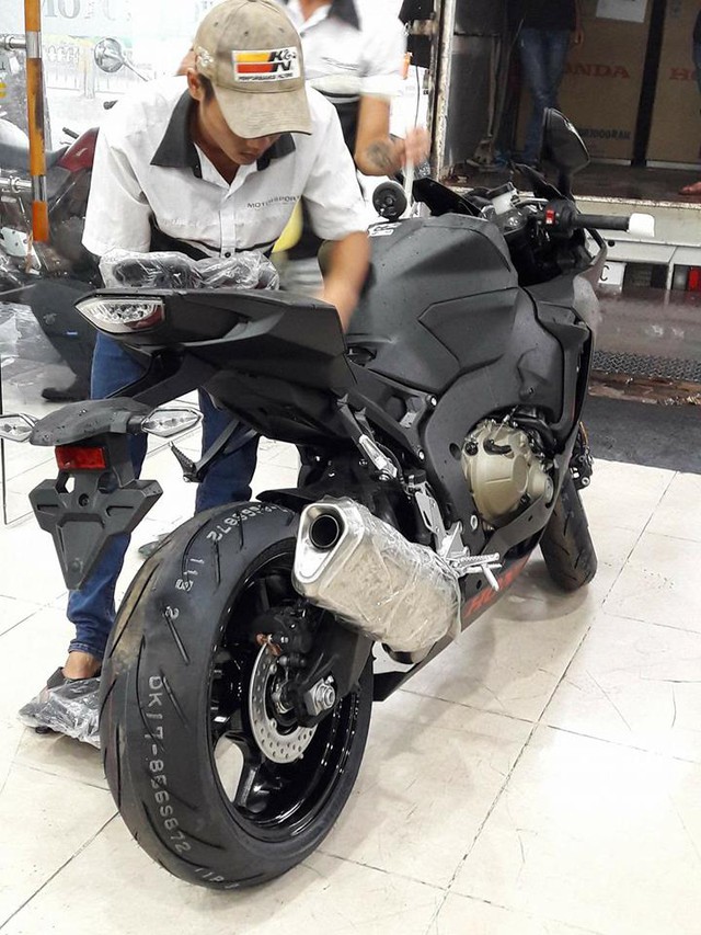 Siêu mô tô Honda CBR1000RR 2017 đầu tiên cập bến Việt Nam - Ảnh 5.