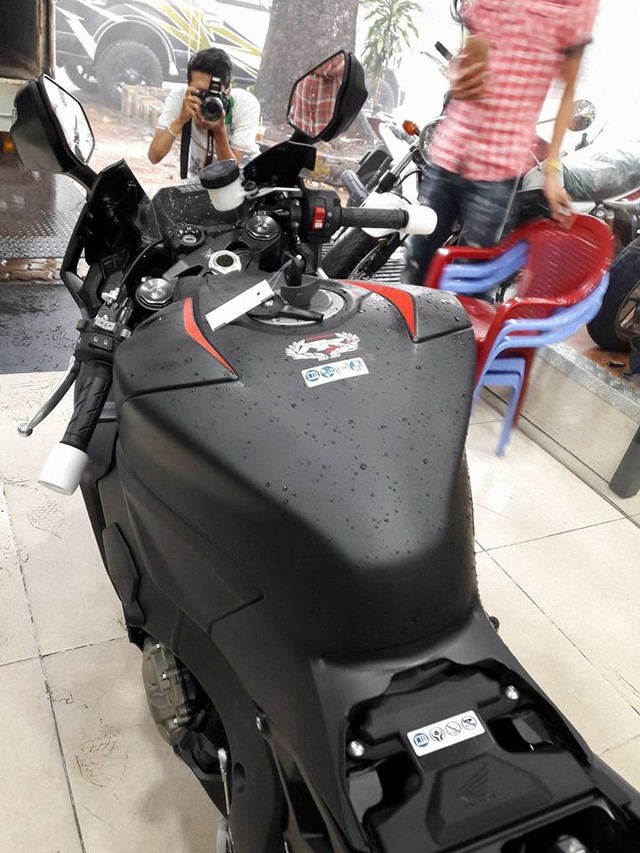 Siêu mô tô Honda CBR1000RR 2017 đầu tiên cập bến Việt Nam - Ảnh 11.