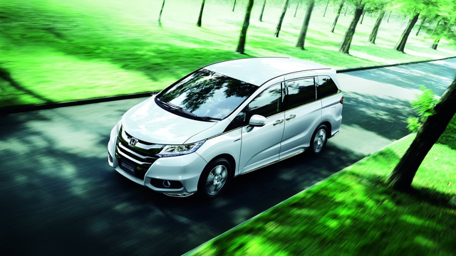 Honda Odyssey 2017 nâng cấp nhẹ, giá không đổi