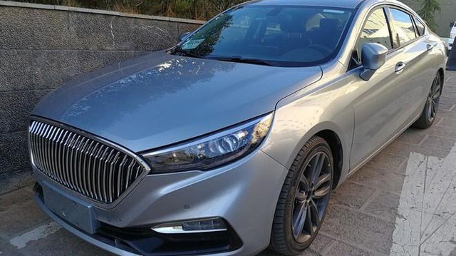 Bắt gặp phiên bản sang hơn của Mazda6 trên đường phố