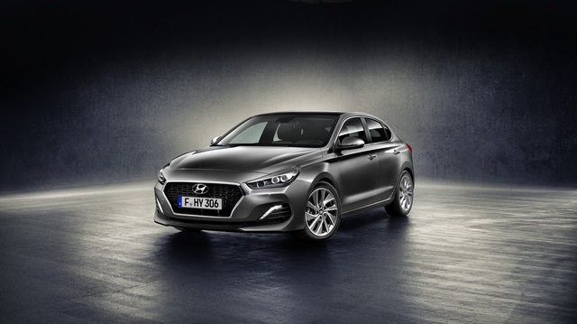 Hyundai i30 Fastback 2018 - Xe coupe 5 cửa cỡ nhỏ hoàn toàn mới