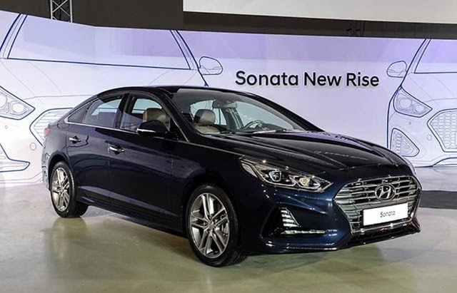 Hyundai Sonata 2018 chính thức ra mắt, cạnh tranh với Toyota Camry mới - Ảnh 1.