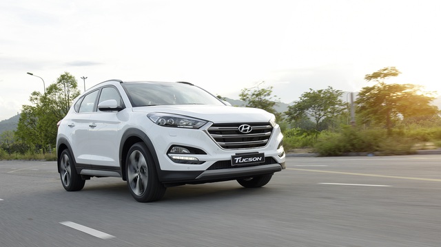 Hyundai Tucson 2017 ra mắt với giá rẻ bất ngờ 815 triệu, Mazda CX-5 và Honda CR-V gặp thách thức lớn
