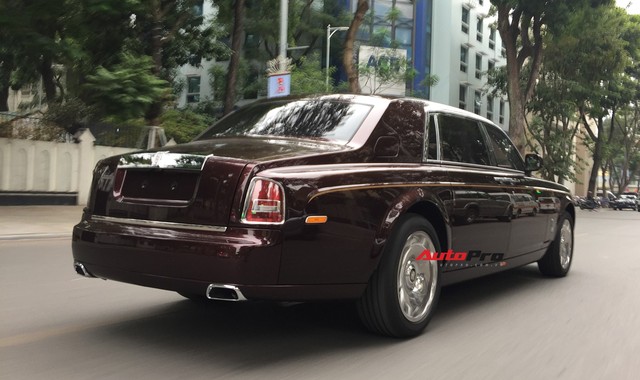 [Cực hot] Rolls-Royce Phantom “Hòa Bình & Vinh Quang” lần đầu lăn bánh tại Hà Nội - Ảnh 5.