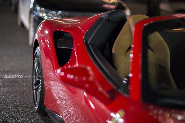 Ngựa chồm Ferrari 488 Spider màu đỏ dạo phố cuối tuần - Ảnh 8.