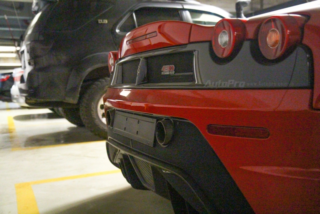 Bắt gặp Ferrari 430 Scuderia từng thuộc sở hữu Dũng mặt sắt làm bạn với bụi trong hầm đỗ xe - Ảnh 14. Bắt gặp Ferrari 430 Scuderia từng thuộc sở hữu Dũng mặt sắt làm bạn với bụi trong hầm đỗ xe - Ảnh 14.