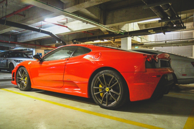 Bắt gặp Ferrari 430 Scuderia từng thuộc sở hữu Dũng mặt sắt làm bạn với bụi trong hầm đỗ xe - Ảnh 6.