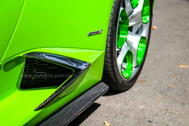 Siêu xe Lamborghini Huracan xanh cốm của đại gia kín tiếng Sài thành độ khủng - Ảnh 9.