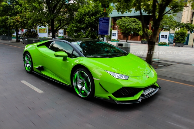 Siêu xe Lamborghini Huracan xanh cốm của đại gia kín tiếng Sài thành độ khủng - Ảnh 1.