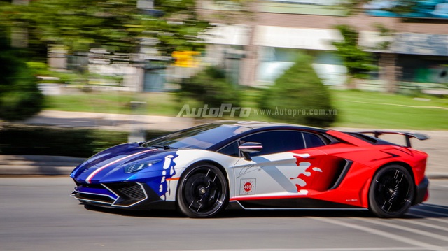 Cận cảnh bộ áo mới trên Lamborghini Aventador SV 32 tỷ Đồng của Minh "Nhựa"