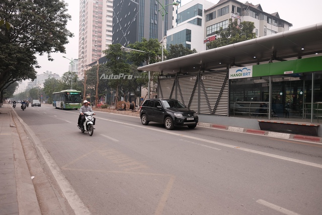 Sáng nay xe bus nhanh BRT chính thức hoạt động, đường thông hè thoáng - Ảnh 2.