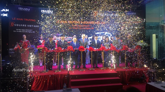 Thay đổi nhận diện, Isuzu khai trương đại lý D Square đầu tiên tại Hà Nội