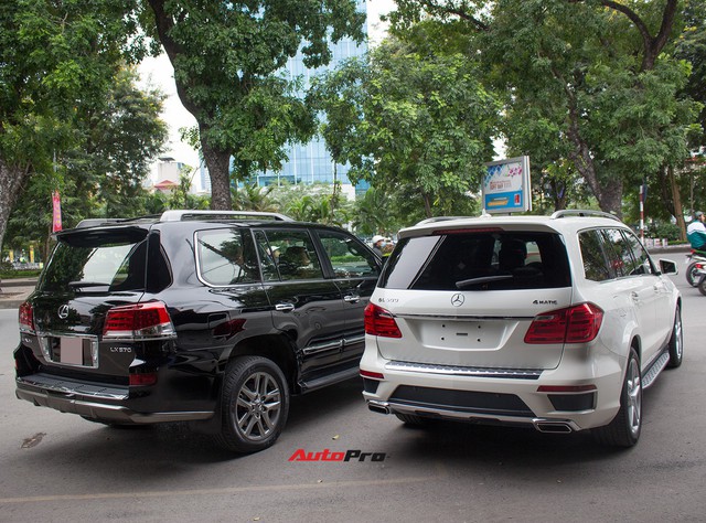 Lexus LX570 vs Mercedes GL500: Đi hơn 2 năm, xe nào giữ giá hơn? - Ảnh 1. Lexus LX570 vs Mercedes GL500: Đi hơn 2 năm, xe nào giữ giá hơn? - Ảnh 1.