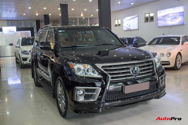 Lexus LX570 vs Mercedes GL500: Đi hơn 2 năm, xe nào giữ giá hơn? - Ảnh 4. Lexus LX570 vs Mercedes GL500: Đi hơn 2 năm, xe nào giữ giá hơn? - Ảnh 4.