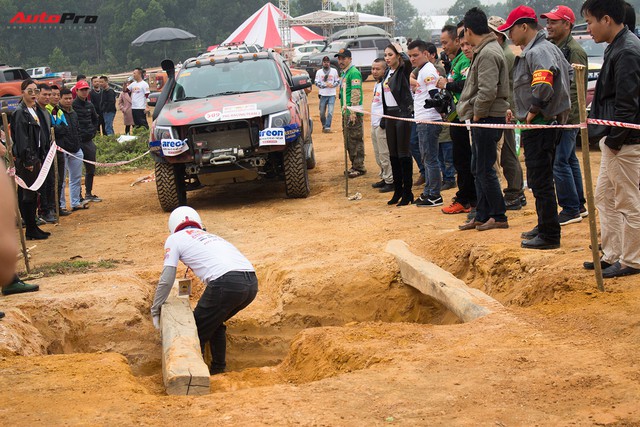 Ninja ngáng đường dàn bán tải tranh tài tại Hà Nội - Ảnh 13.