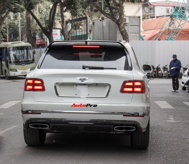Bentley Bentayga độ gói Carbon Fiber độc nhất Việt Nam - Ảnh 15.