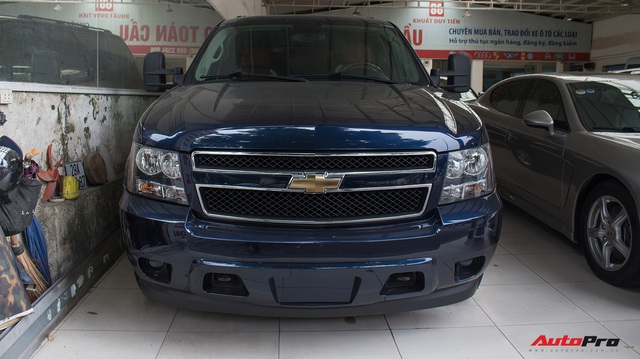 "Khủng long Mỹ" Chevrolet Suburban 2008 rao bán lại giá hơn 1,8 tỷ đồng