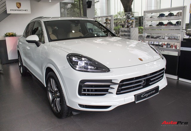 Porsche Việt Nam kỉ niệm 10 năm thành lập và bàn giao 10 xe Panamera đặc biệt - Ảnh 2. Porsche Việt Nam kỉ niệm 10 năm thành lập và bàn giao 10 xe Panamera đặc biệt - Ảnh 2.