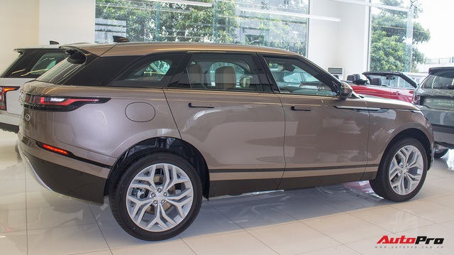 Chênh gần 1 tỷ đồng, Range Rover Velar SE thêm tùy chọn có gì?