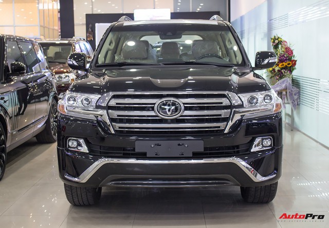Hàng hiếm Toyota Land Cruiser từ Trung Đông giá gần 6 tỷ đồng tại Hà Nội - Ảnh 2.