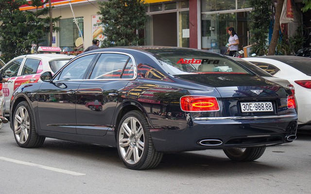 Sedan siêu sang Bentley Flying Spur W12 mang biển tứ quý 8 tại Hà Nội - Ảnh 7.