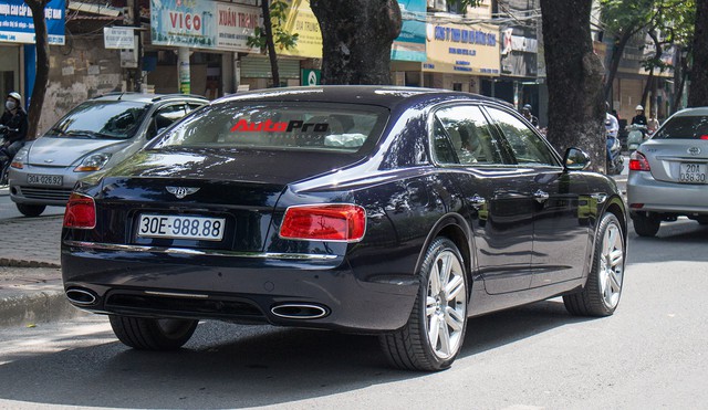 Sedan siêu sang Bentley Flying Spur W12 mang biển tứ quý 8 tại Hà Nội - Ảnh 2.