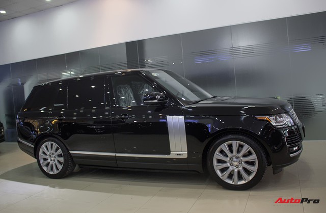 Rẻ gần một nửa xe mới, Range Rover Autobiography LWB lăn bánh 12.000 km bán lại giá chỉ 6,2 tỷ đồng - Ảnh 4.