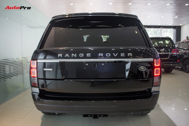 Rẻ gần một nửa xe mới, Range Rover Autobiography LWB lăn bánh 12.000 km bán lại giá chỉ 6,2 tỷ đồng - Ảnh 11. Rẻ gần một nửa xe mới, Range Rover Autobiography LWB lăn bánh 12.000 km bán lại giá chỉ 6,2 tỷ đồng - Ảnh 11.
