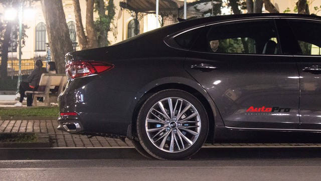 Diện kiến xế lạ Hyundai Azera 2018 trên phố Hà Nội - Ảnh 8. Diện kiến xế lạ Hyundai Azera 2018 trên phố Hà Nội - Ảnh 8.