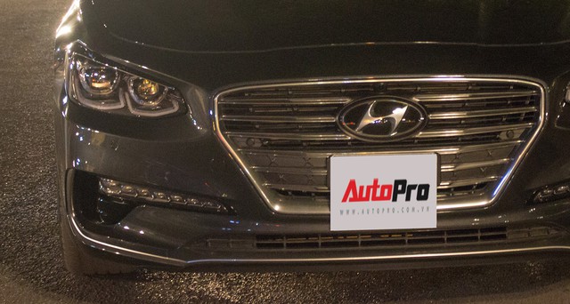 Diện kiến xế lạ Hyundai Azera 2018 trên phố Hà Nội - Ảnh 7. Diện kiến xế lạ Hyundai Azera 2018 trên phố Hà Nội - Ảnh 7.
