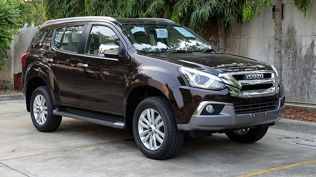 Cận cảnh SUV cỡ trung Isuzu MU-X 2017 "bằng xương, bằng thịt"
