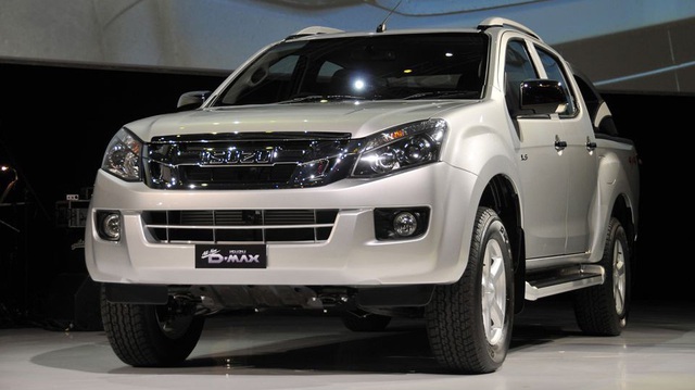Isuzu D-Max giảm mạnh 210 triệu đồng: rẻ nhất phân khúc bán tải