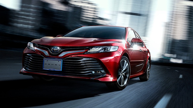 Toyota Camry Hybrid 2018 sẽ tiêu thụ xăng như xe ga