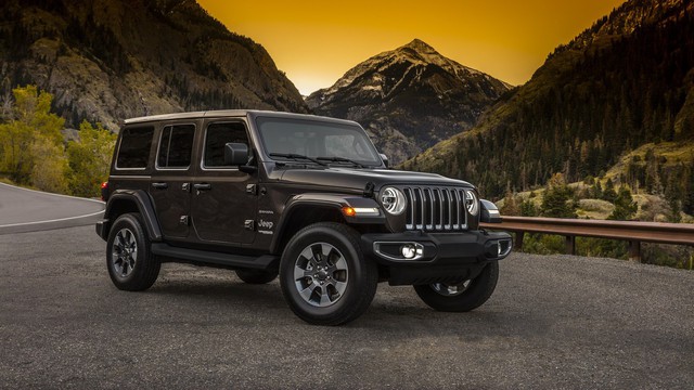 Chưa ra mắt, xe việt dã Jeep Wrangler 2018 bản 4 cửa đã lộ giá và trang bị