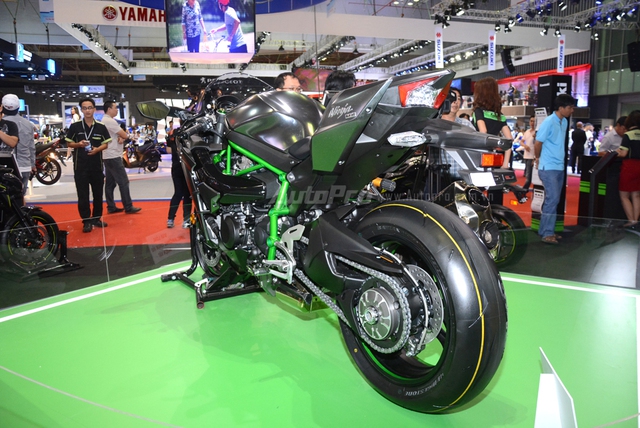 Chi tiết siêu mô tô hàng hiếm Kawasaki Ninja H2 Carbon tại triển lãm VMCS 2017 - Ảnh 5.