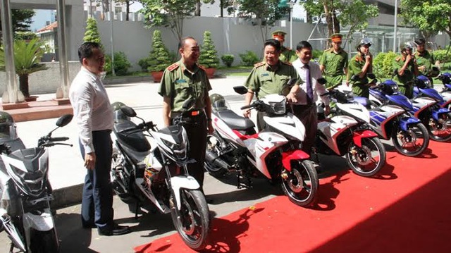 Đội săn bắt cướp Tp. Hồ Chí Minh được trang bị dàn xe côn tay Yamaha Exciter 150 và Honda Sonic 150R