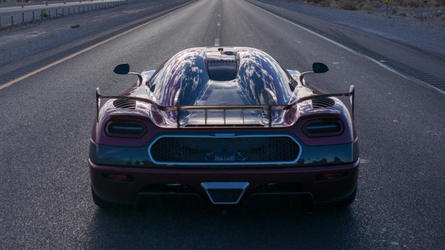 Koenigsegg Agera RS đánh bại Bugatti Veyron Super Sport để trở thành "ông hoàng tốc độ" mới