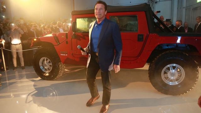 Hummer H1 của "kẻ hủy diệt" Arnold Schwarzenegger được biến thành SUV điện