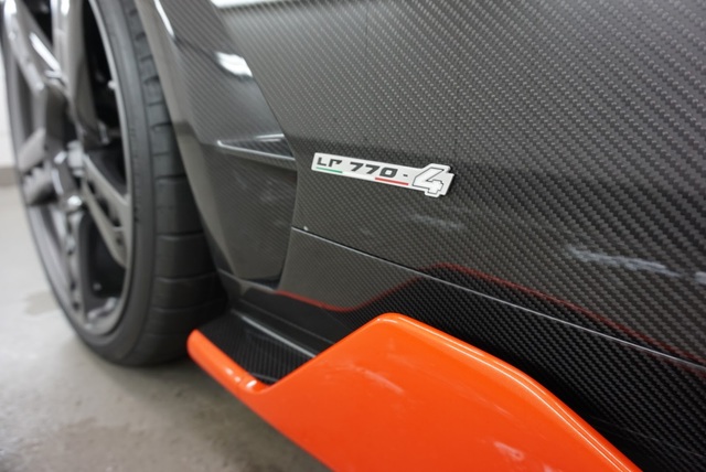 Cận cảnh siêu phẩm Lamborghini Centenario đầu tiên đặt chân đến Anh - Ảnh 6.