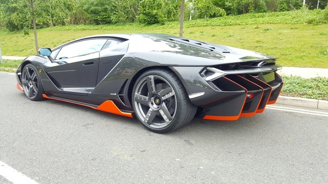 Cận cảnh siêu phẩm Lamborghini Centenario đầu tiên đặt chân đến Anh - Ảnh 3.