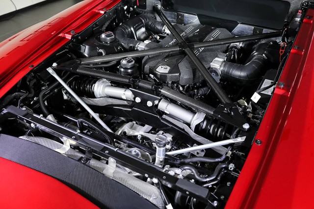 Siêu phẩm Lamborghini Centenario màu đỏ rực đầu tiên trên thế giới xuất hiện tại Đài Loan - Ảnh 4.