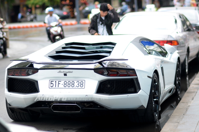 Tay chơi Sài thành chi hơn 200 triệu Đồng độ lại ngoại thất siêu xe Lamborghini Aventador - Ảnh 5.