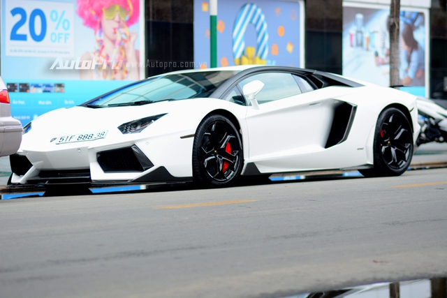 Tay chơi Sài thành chi hơn 200 triệu Đồng độ lại ngoại thất siêu xe Lamborghini Aventador - Ảnh 15.