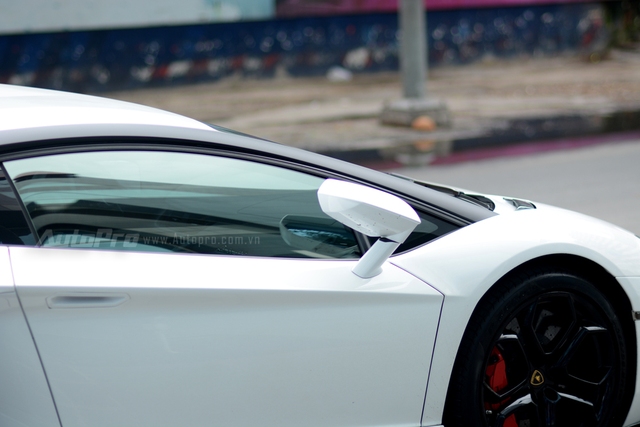 Tay chơi Sài thành chi hơn 200 triệu Đồng độ lại ngoại thất siêu xe Lamborghini Aventador - Ảnh 11.