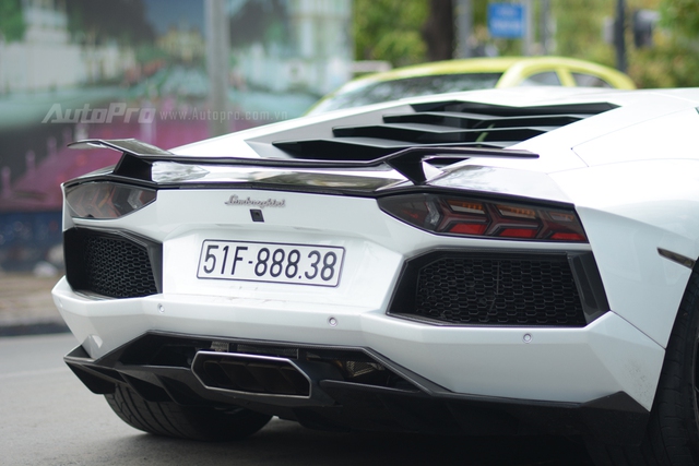 Tay chơi Sài thành chi hơn 200 triệu Đồng độ lại ngoại thất siêu xe Lamborghini Aventador - Ảnh 10.