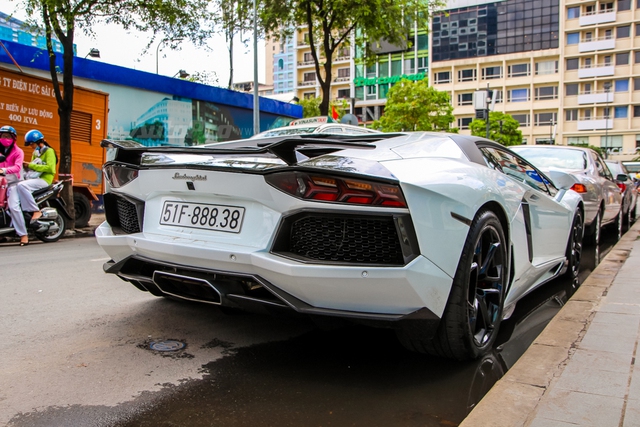 Tay chơi Sài thành chi hơn 200 triệu Đồng độ lại ngoại thất siêu xe Lamborghini Aventador - Ảnh 12.