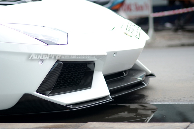 Tay chơi Sài thành chi hơn 200 triệu Đồng độ lại ngoại thất siêu xe Lamborghini Aventador - Ảnh 7.