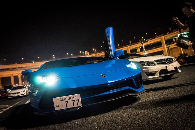 Vẻ đẹp siêu xe Lamborghini Aventador S LP740-4 màu xanh Lemans tại Nhật Bản - Ảnh 8.