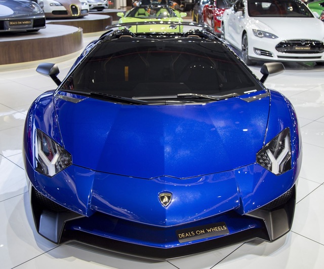 Vẻ đẹp lộng lẫy của Lamborghini Aventador SV mui trần rao bán 13 tỷ Đồng - Ảnh 5.