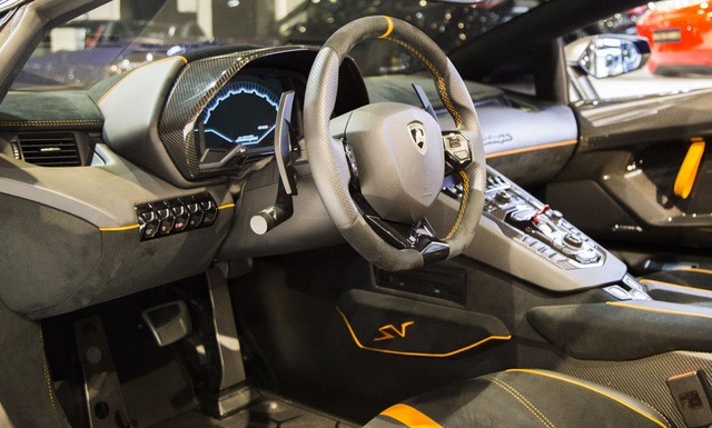 Vẻ đẹp lộng lẫy của Lamborghini Aventador SV mui trần rao bán 13 tỷ Đồng - Ảnh 10.